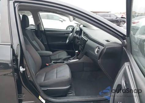 2017 Toyota Corolla Le z USA, uszkodzony, nr VIN 5YFBURHE7HP640788